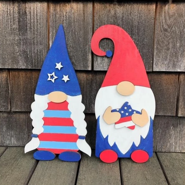 Wholesale Seasonal Standing Gnome Couples